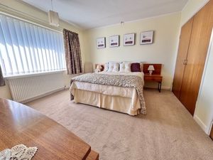 Bedroom- click for photo gallery